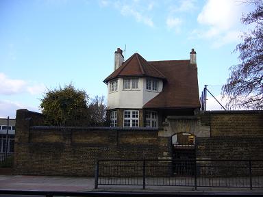 P1040104 LEPS Caretakers House small.jpg